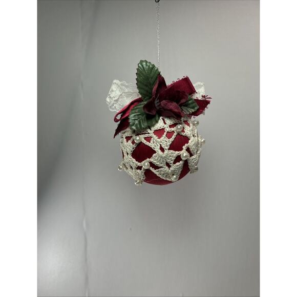 Vintage Crochet Christmas Ornaments Lot of 7 Handmade Ball Decor w/ Flowers - Picture 2 of 16